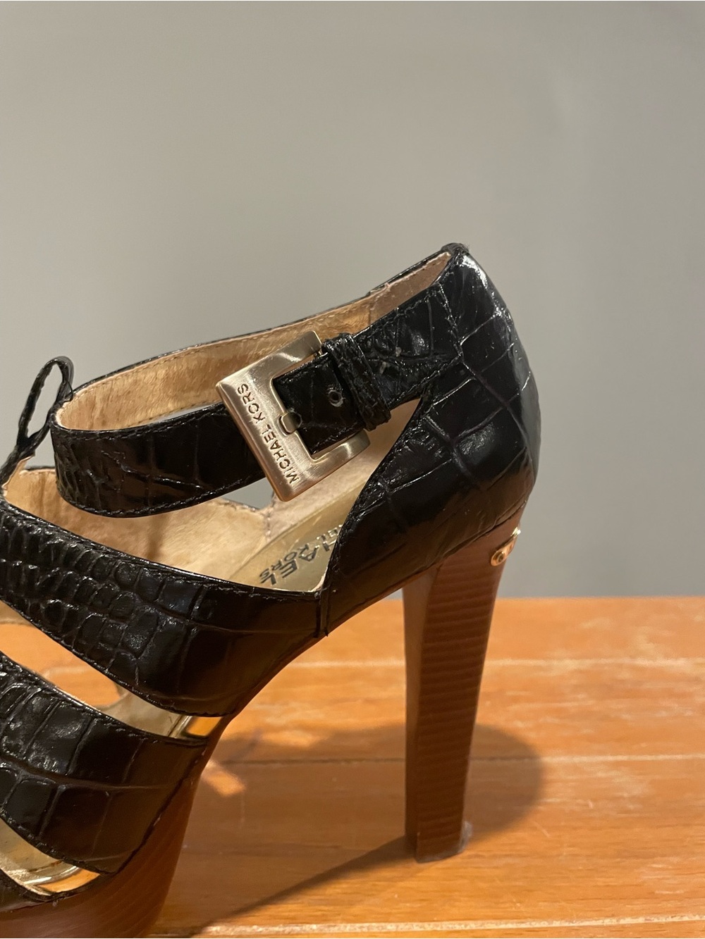 Michael Kors Women's Black Croc Leather Heels - Size 7 Worn One Time. - Picture 2 of 6